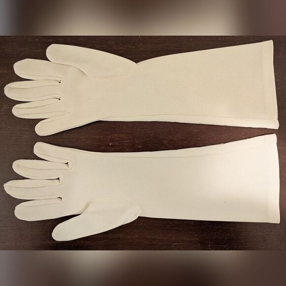 EUC Lovely Vintage Faux Button Mid-Arm Length Day Gloves - Picture 4 of 4